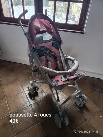 Poussette 4 roues 