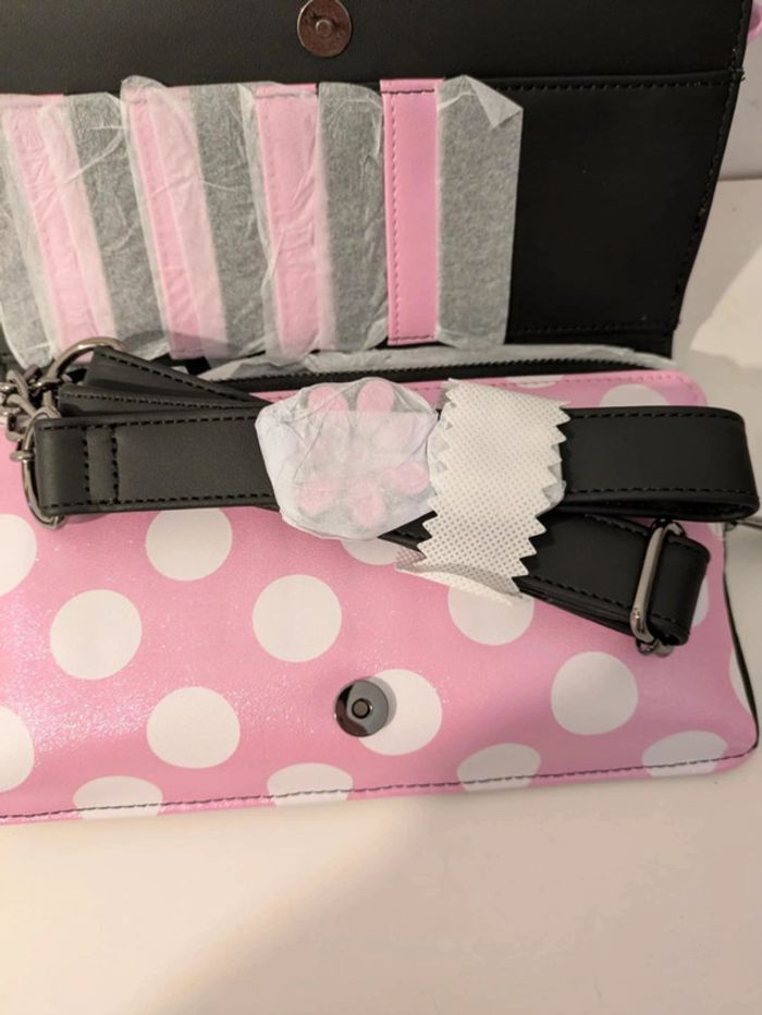 Loungefly sac bandouliere Minnie floral rock the dots - photo numéro 7