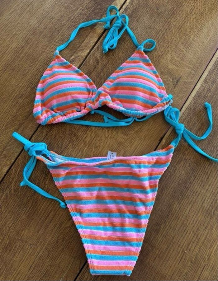 Maillot de bain bikini rayé coloré — Taille M