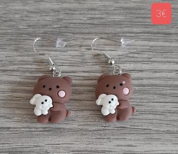 a vendre boucles d'oreilles.neuves emballees