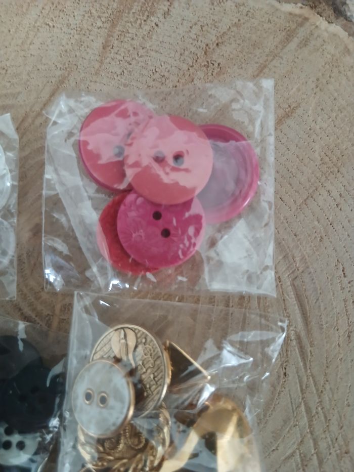 Lot de 4 sachets de boutons - photo numéro 5