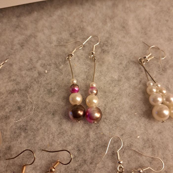 Boucles d'oreilles pendante avec perles nacré multicolore - photo numéro 11