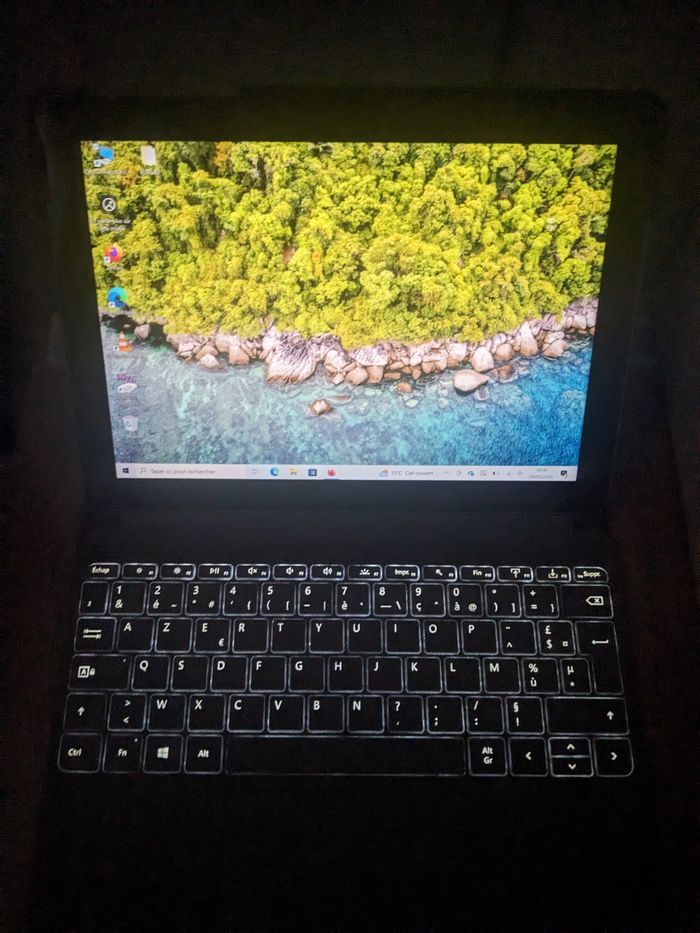 Tablette / pc microsoft surface, idéal pour étudiant + clavier rétro-éclairé + stylet, comme neuf