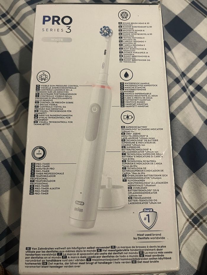 Brosse à dents électrique Oral B PRO série 3  NEUVE - photo numéro 2