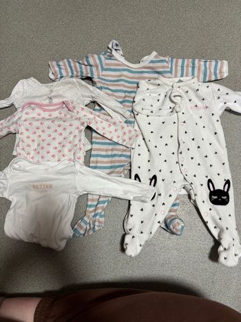 lots pyjamas /bodies 3 mois