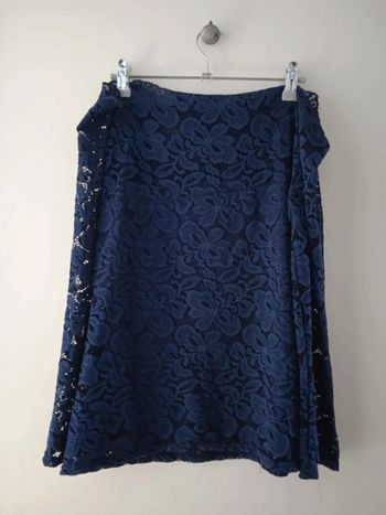 Haut en dentelle, en taille 46/48