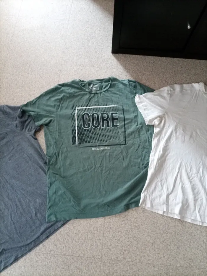 Lot de t-shirts - photo numéro 5