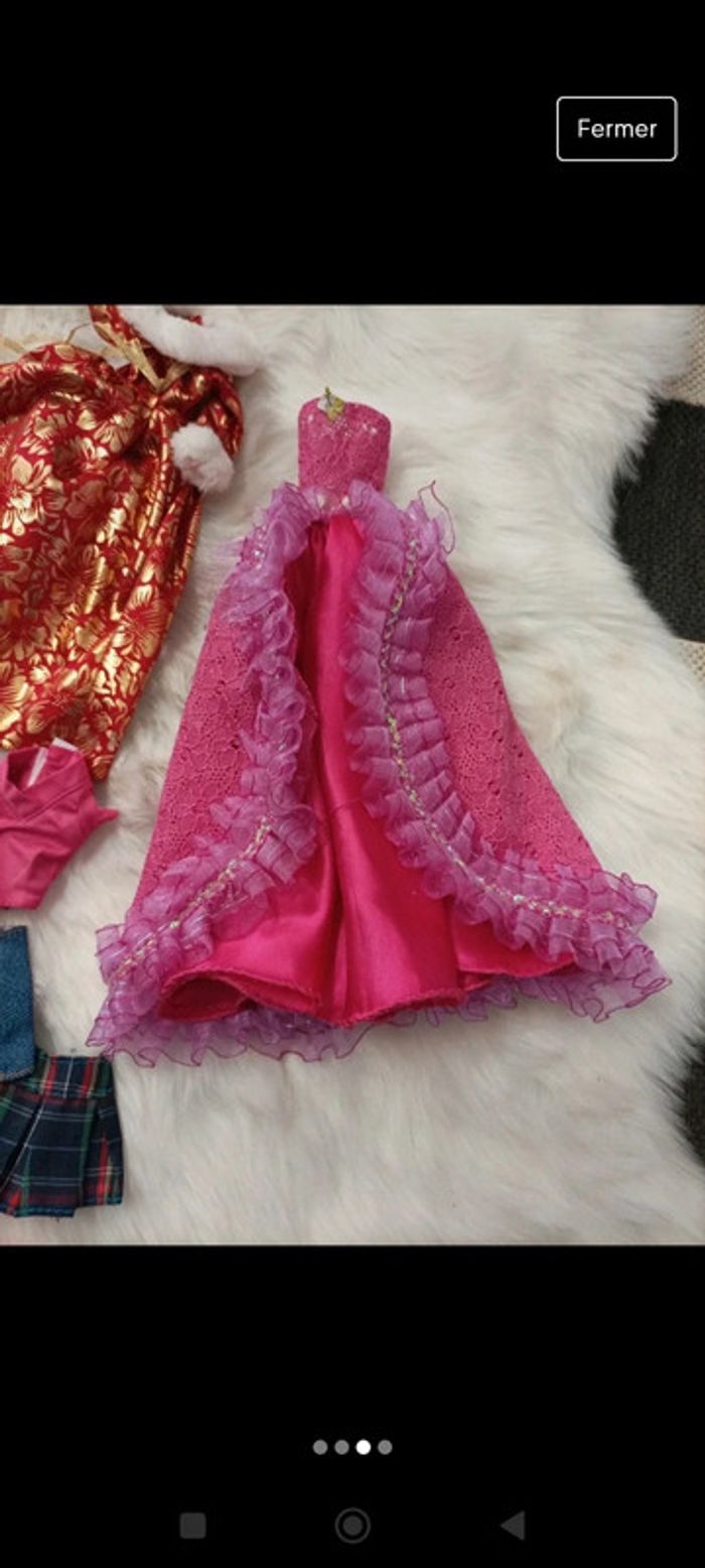 Lot accessoires et vêtements pour poupée style Barbie - photo numéro 3