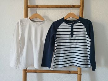 Lot de deux hauts manches longues 4 / 6 ans