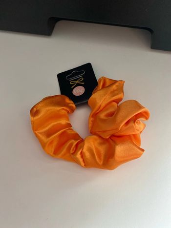 Chouchou matière satinée orange