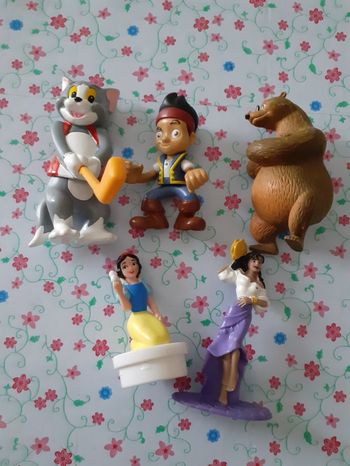 Lots 5 figurines
