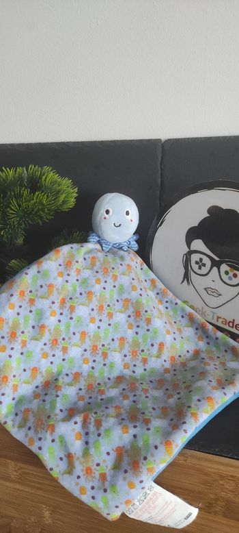 Doudou plat pieuvre bleu vert orange baby po box poulpe collerette Méduse Rouge