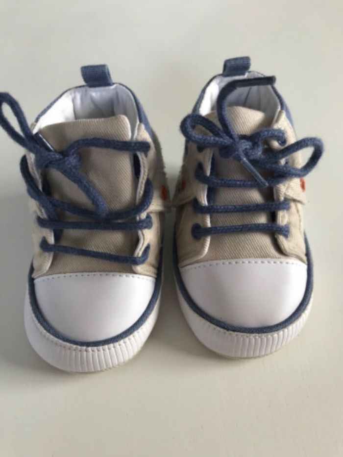 Chaussures montantes bébé beige/bleu 3/6 mois
