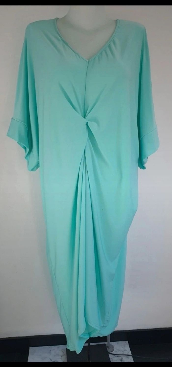 Robe neuve sans étiquette torsadée turquoise taille jusqu au 50 - photo numéro 2