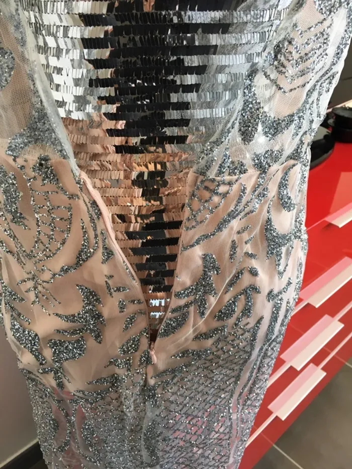Robe longue de soirée à paillettes - photo numéro 3