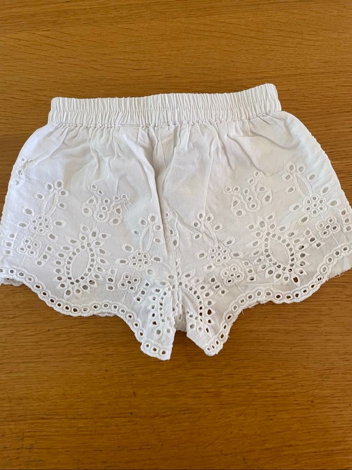Short blanc Zara 12-18 mois - photo numéro 2