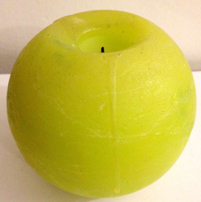 Bougie jaune pomme de forme ronde pour festivité ou autre - photo numéro 2