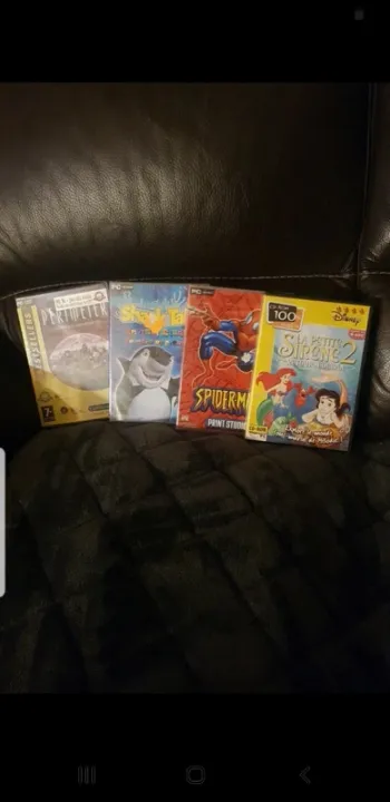 Lot de 4 jeux pc cd-rom