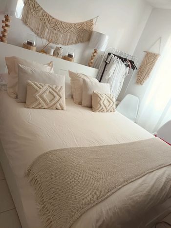 Magnifique parure de lit en coton lavé beige neuve