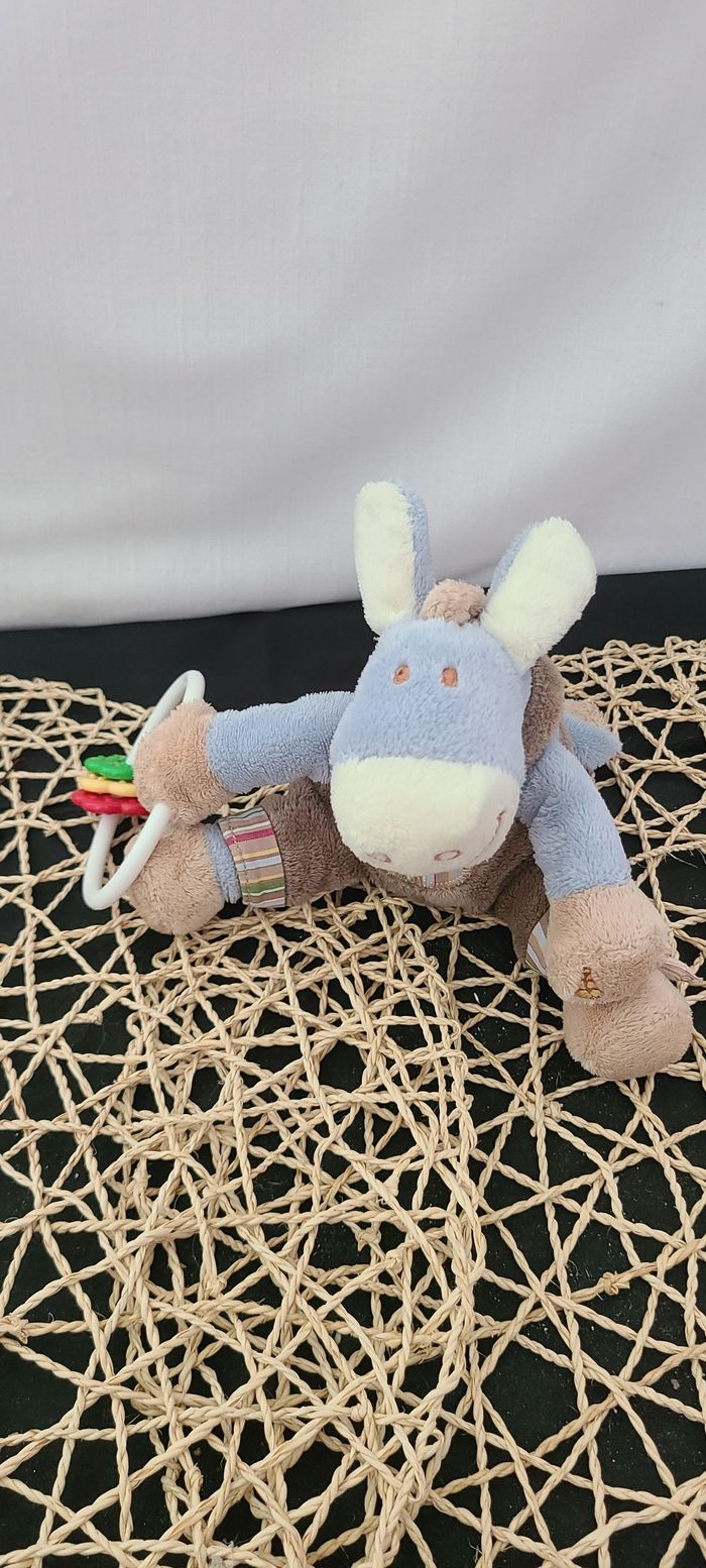 Doudou Ane Paco salopette marron hochet NOUKIE'S - photo numéro 4