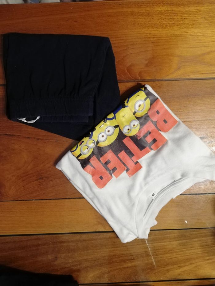 Pyjama été Minions taille 6 ans.