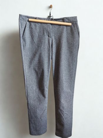 Pantalon imitation laine gris & blanc – Motif chevron, coupe tailleur