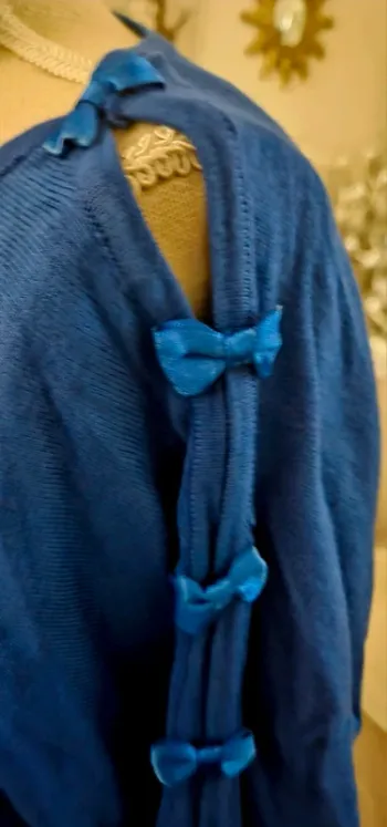 Pull fin bleu avec noeuds Millénium Taille 40/42 Neuf