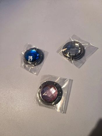 Accroche sac différente couleur