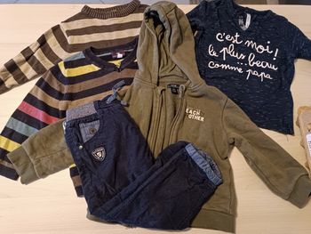 Lot de vêtements bébé 24 mois