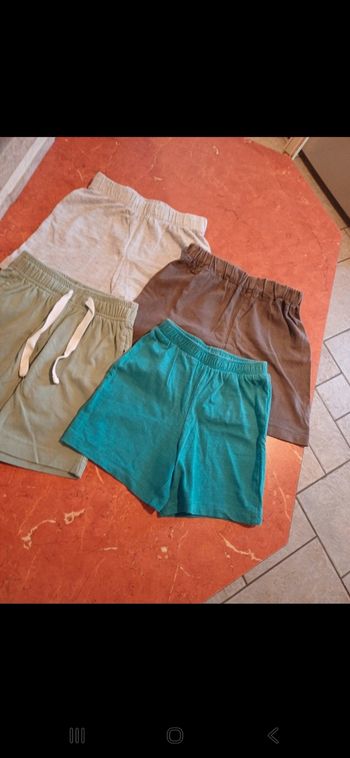 Lot de 4 shorts garçon taille 4 ans