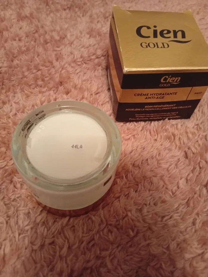 Crème hydratante Anti-âge - photo numéro 6