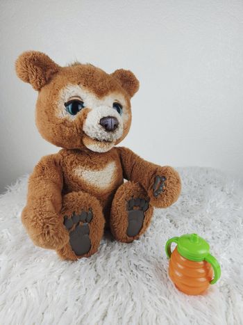 Peluche interactive Cubby l ours curieux marque Furreal 🎅