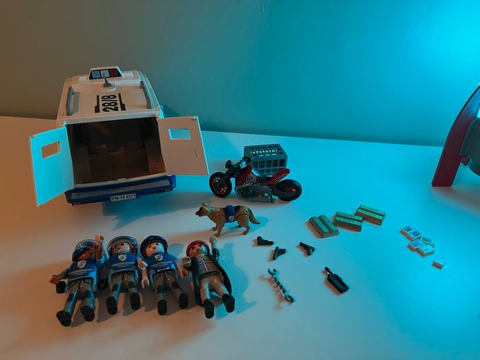 Véhicule police Playmobil - photo numéro 3