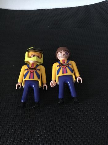 Playmobil lot 2 figurines pilote moto sur circuit avec coquard motard