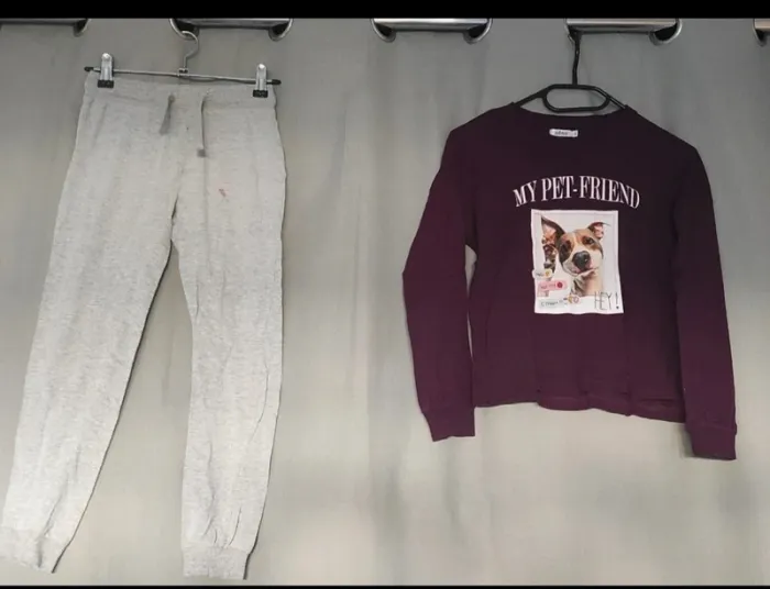 Lot de vêtements fille 10 ans - photo numéro 9