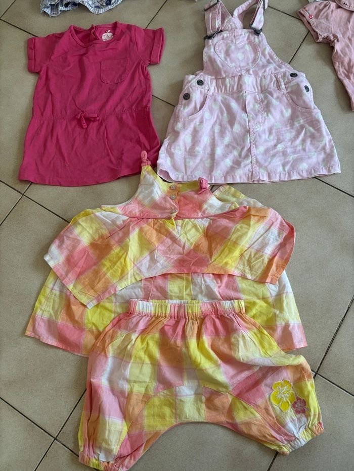 Lot vêtements fille 12 mois - photo numéro 2