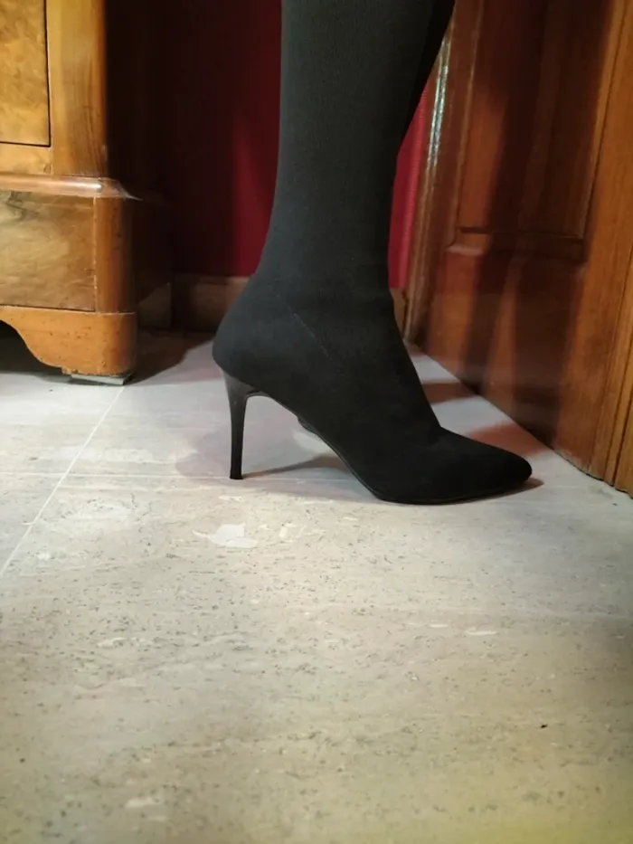 Cuissardes chaussettes noires - photo numéro 3
