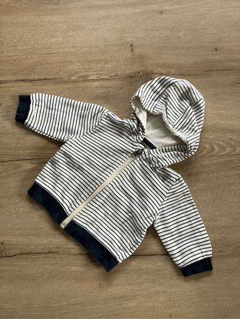 Gilet zippé à capuche 6 mois