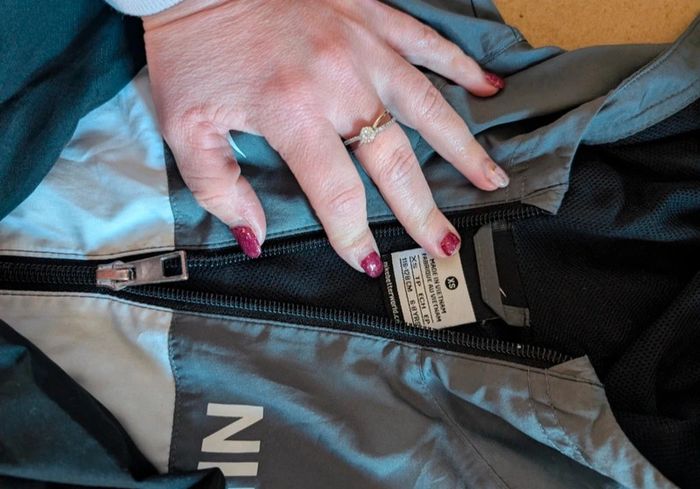 Veste Nike enfant taille XS 6 8 ans - photo numéro 3