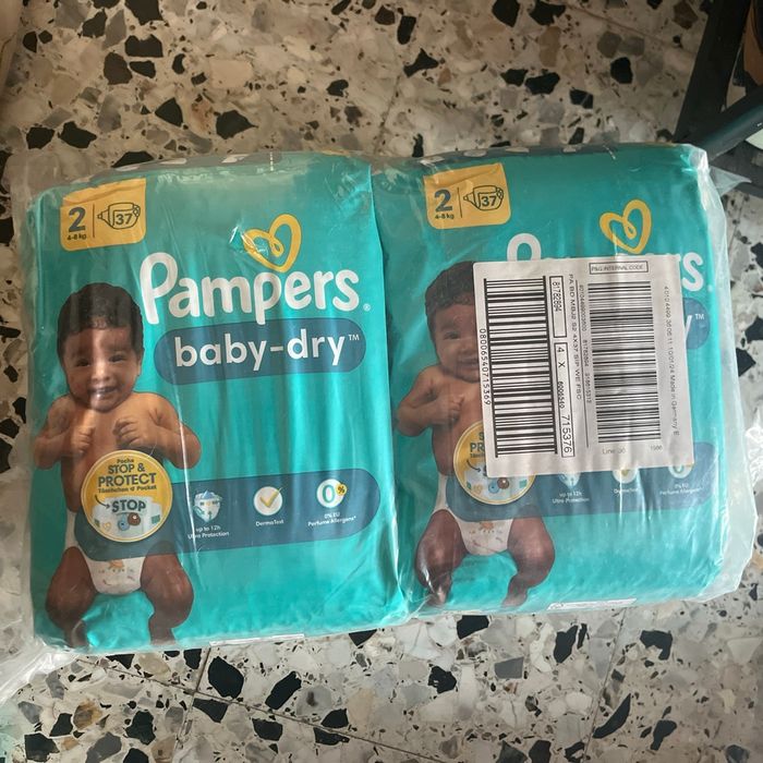 4 paquets de couche Pampers - photo numéro 2
