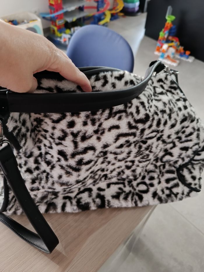 Sac  tout doux état neuf - photo numéro 4