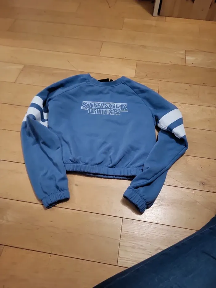 Pull stranger things Xs bleu