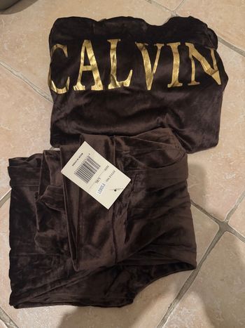 Ensemble Calvin marron 