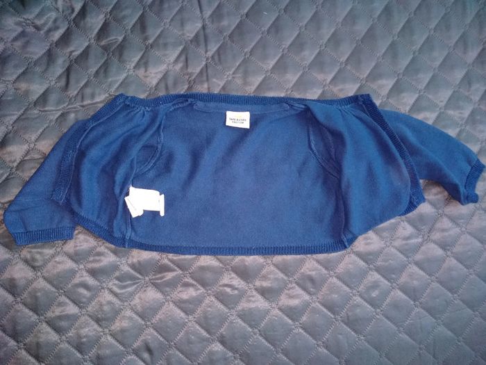 Gilet tape à l'oeil, taille 9 mois, il n'y a pas de tâches ni de trous. #celine59160fille9mois - photo numéro 3