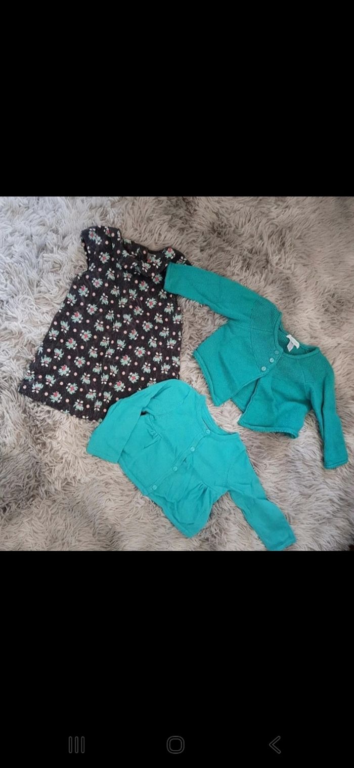 Ensemble robe + 2 gilets 12M