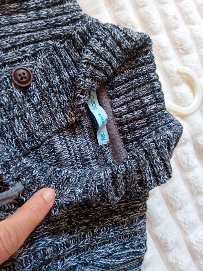 Pull garçon 18mois 🩶🖤 - photo numéro 5