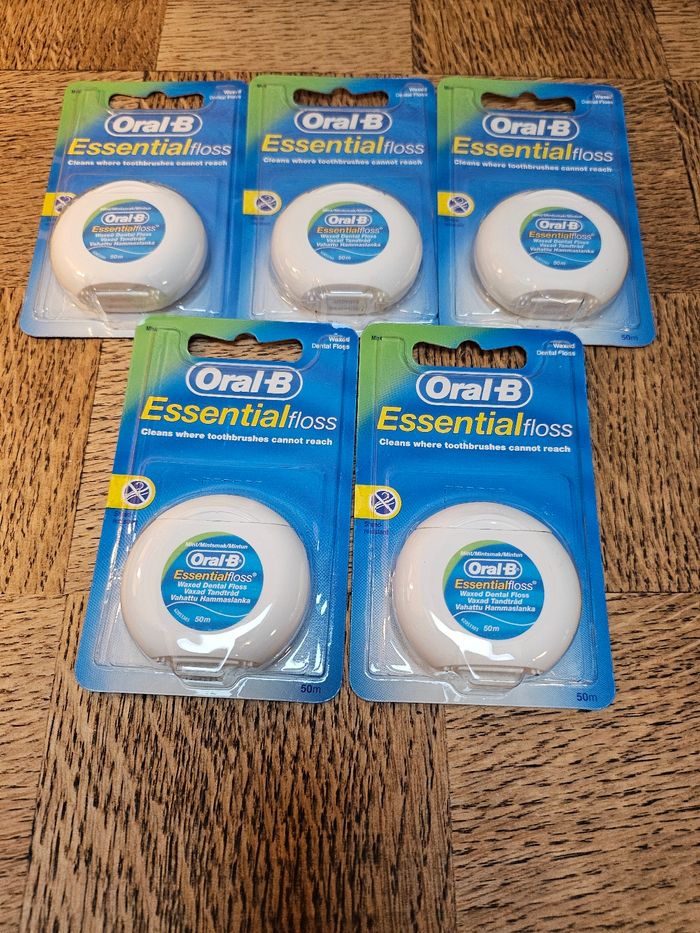 Lot 5 fil dentaire ORAL B