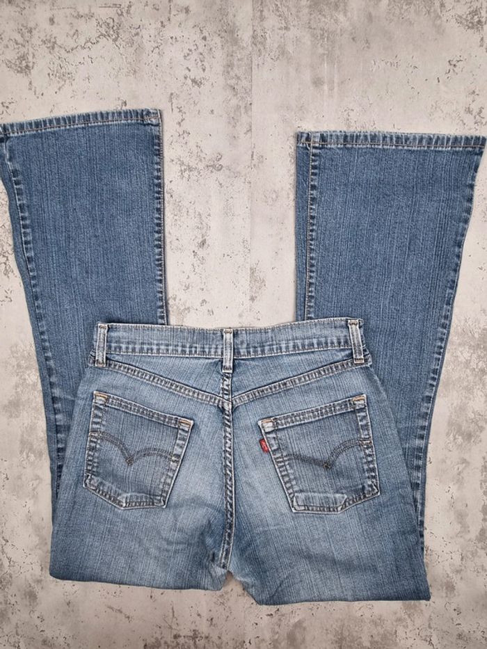 Jean évasé Levi’s bleu – Taille 38 Femme (mesures en photos) - photo numéro 3