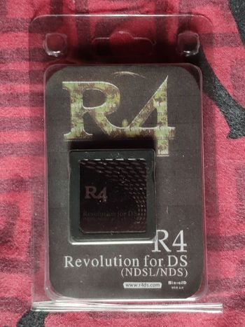 R4 Revolution NDS avec 130 jeux