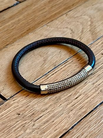 Bracelet cuir marron foncé et doré Fossil